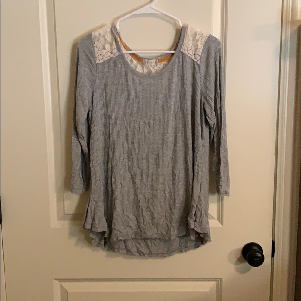 Grey top